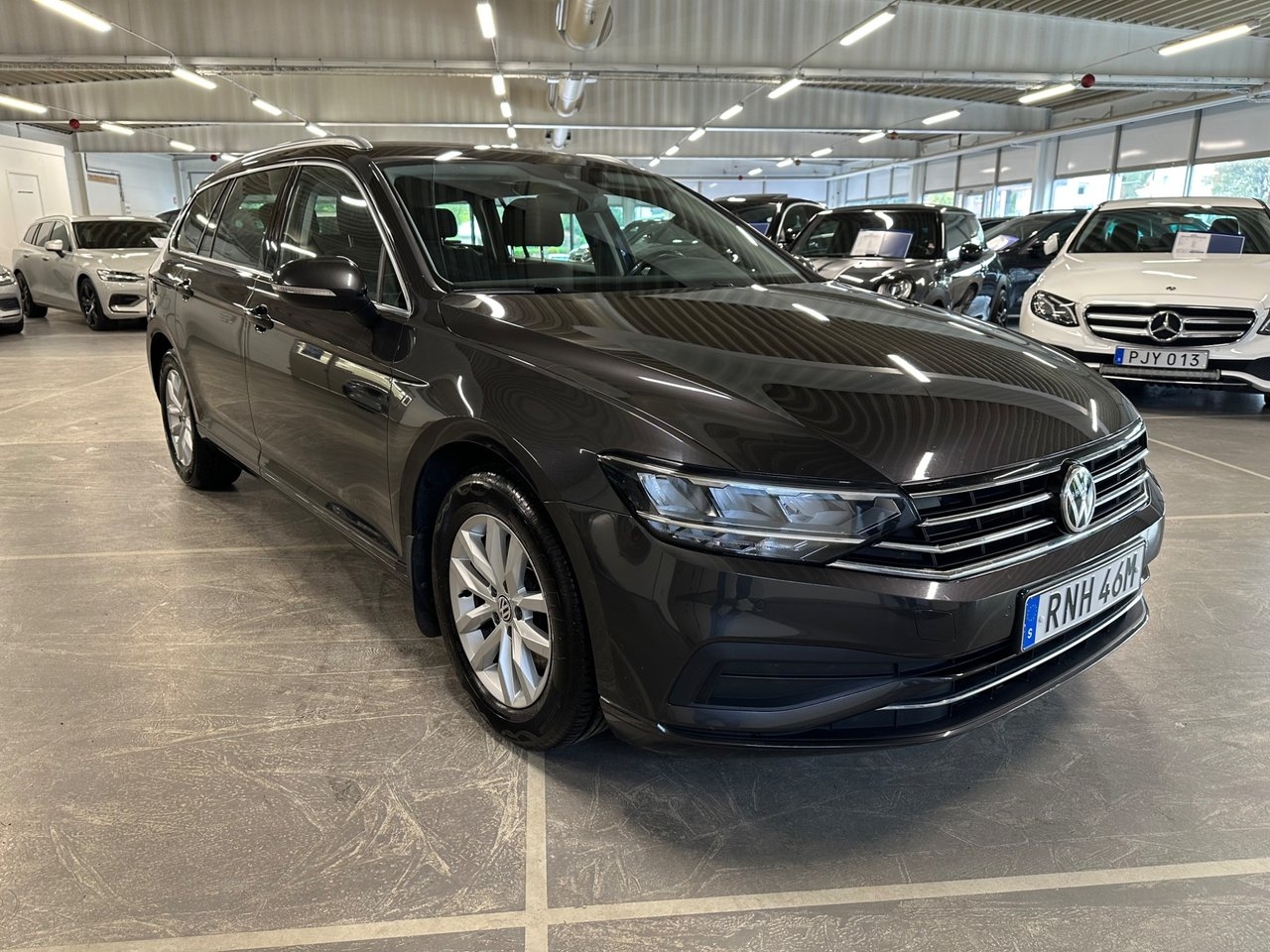 Volkswagen Passat 2020, bild 2/10