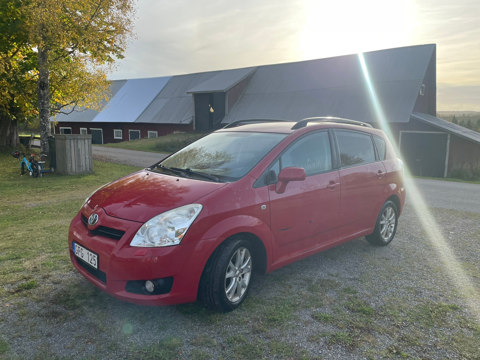 Toyota Corolla Verso 2.2 D-4D Manuell 2008, bild 2/6