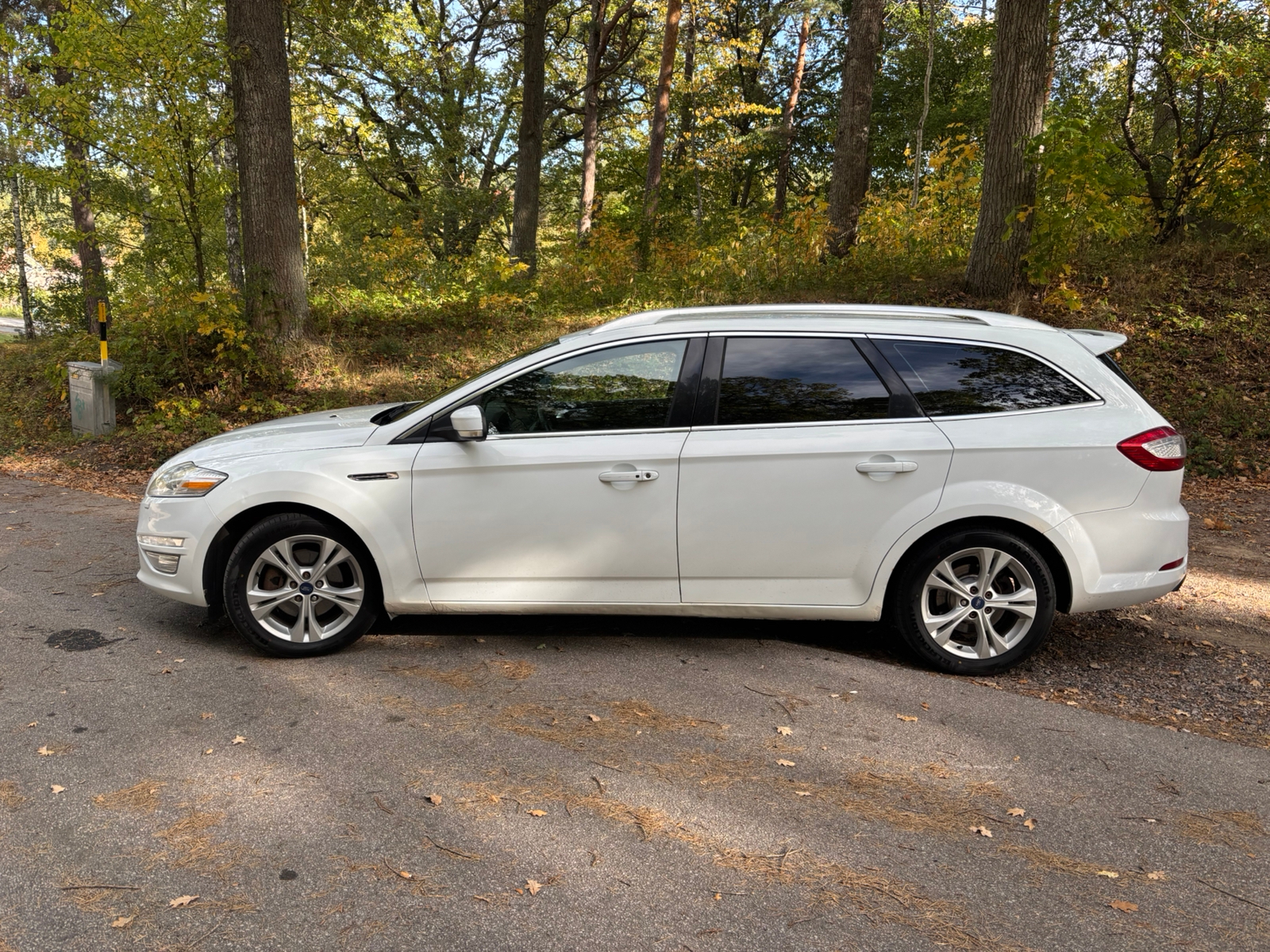 Ford Mondeo Kombi 2.0 TDCi Powershift 2012, bild 2/9