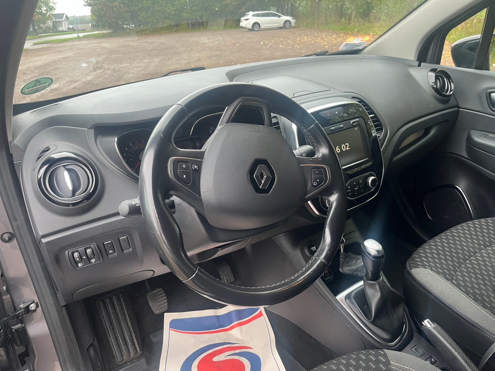 Renault Captur 0.9 TCe Manuell 2019, bild 7/8