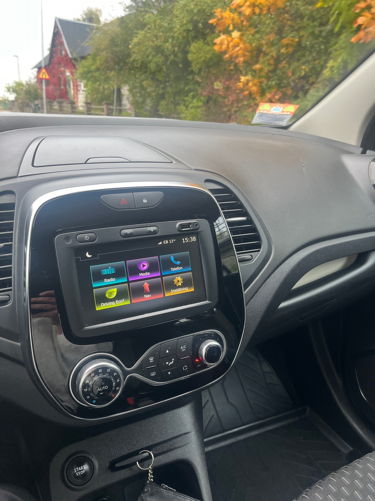 Renault Captur 0.9 TCe Manuell 2019, bild 6/8
