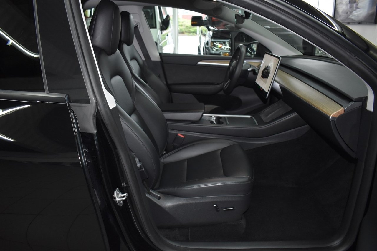 Tesla Model Y 2023, bild 7/10