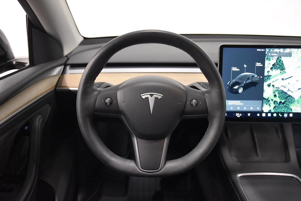Tesla Model Y 2021, bild 2/10