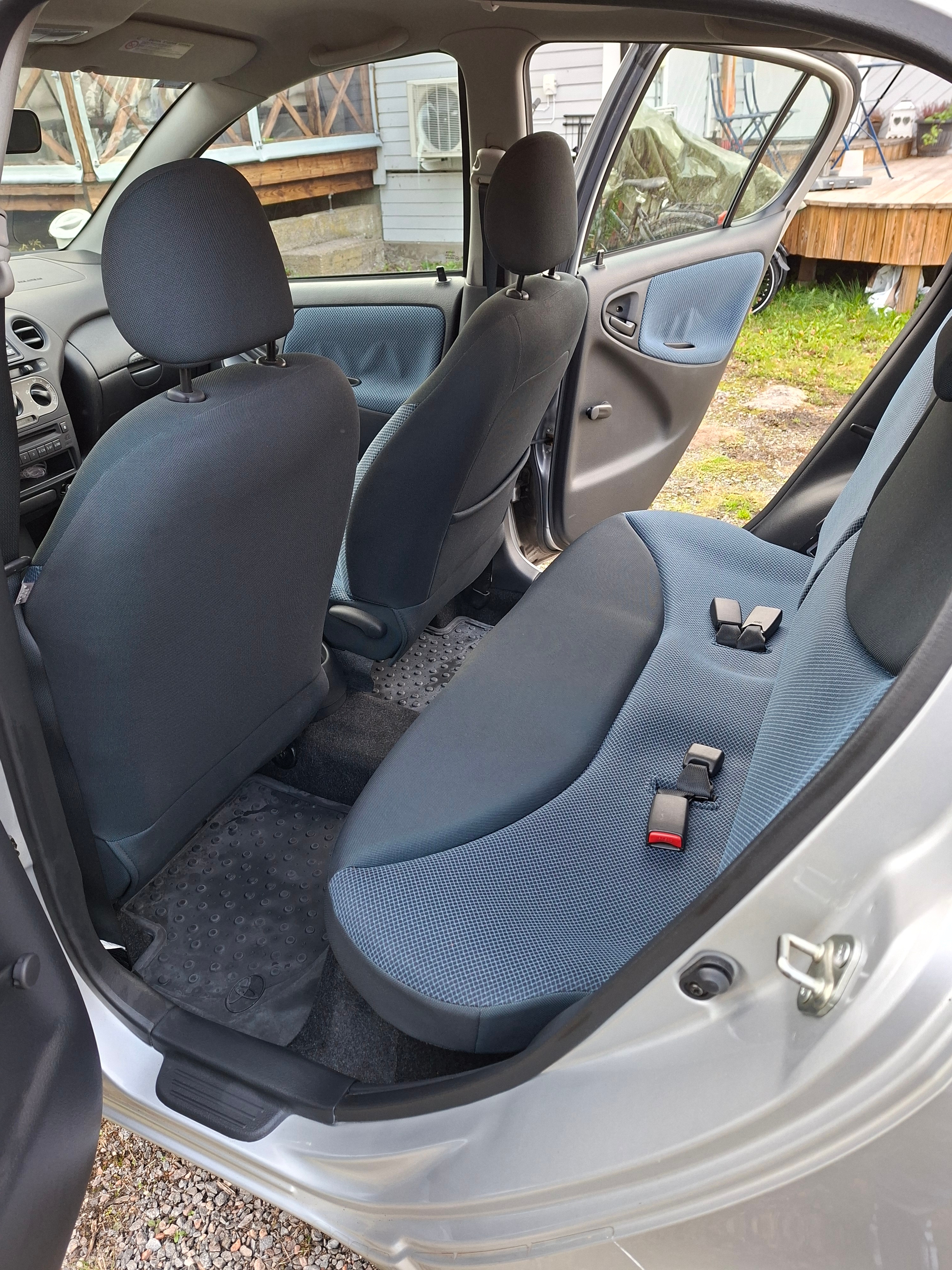 Toyota Yaris 5-dörrar 1.0 VVT-i Manuell 2005, bild 6/6