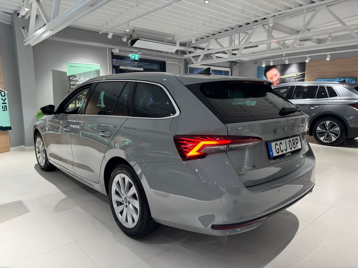 Skoda Octavia 2025, bild 2/7