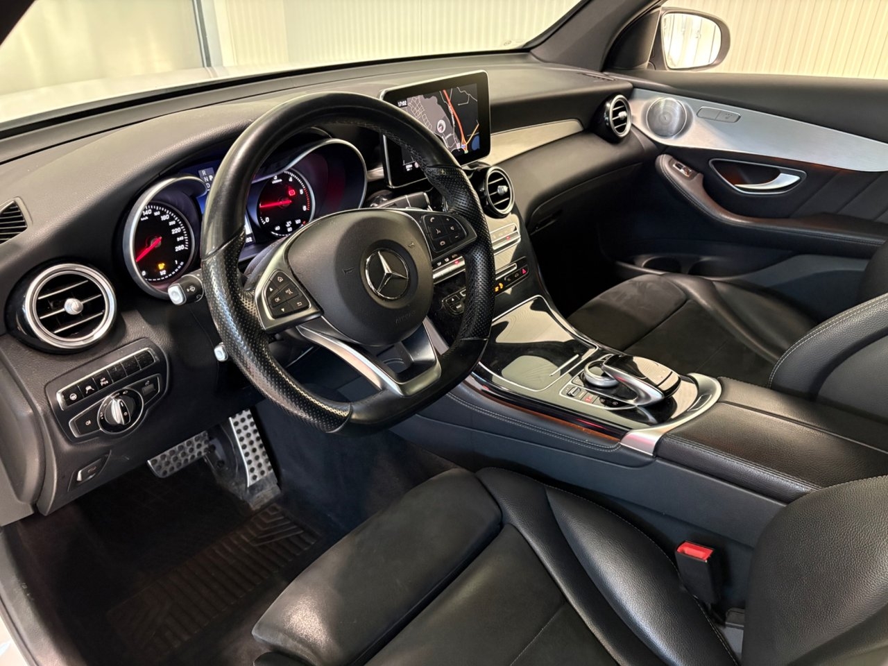 Mercedes-Benz GLC 2016, bild 7/10
