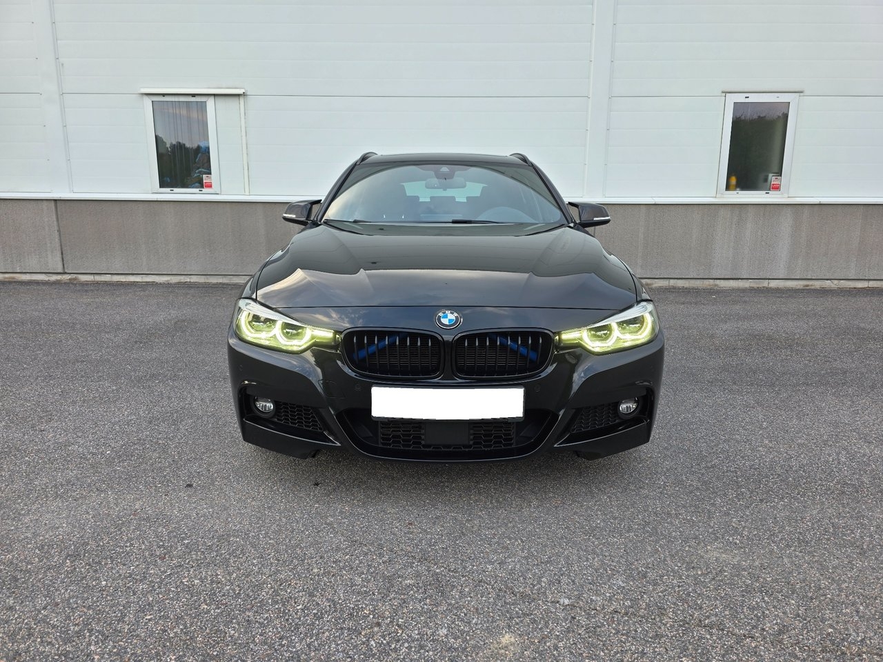 BMW 335 2018, bild 2/10