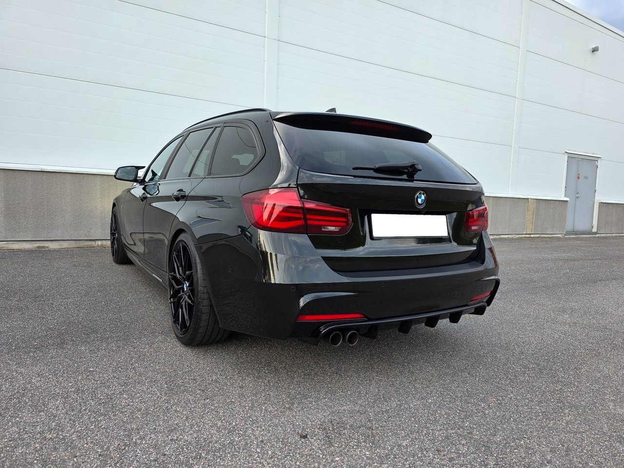 BMW 335 2018, bild 6/10