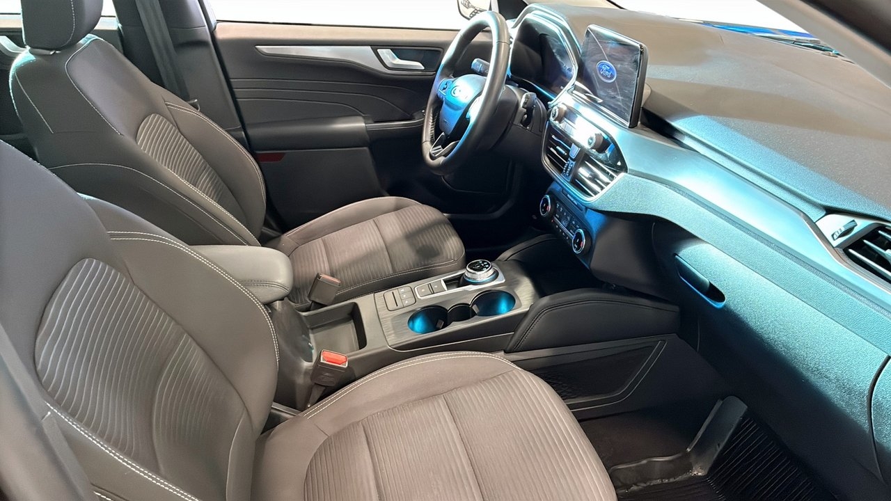 Ford Kuga 2.5 Plugin-Hybrid Titanium 2024, bild 3/9