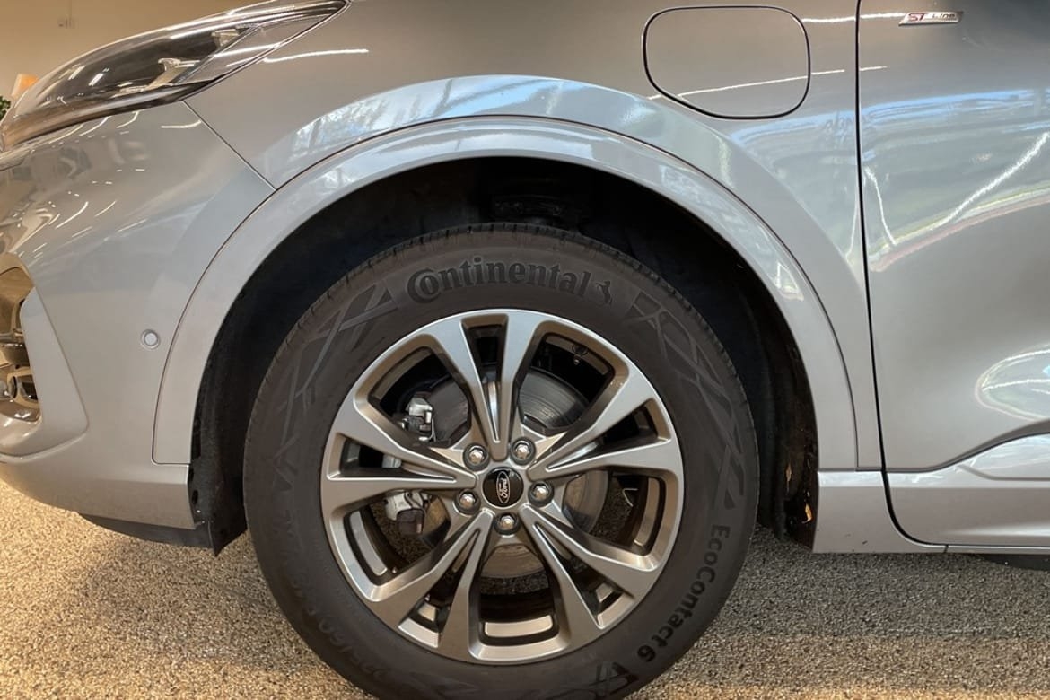 Ford Kuga St-Line X Phev (V-hjul) 2022, bild 5/10