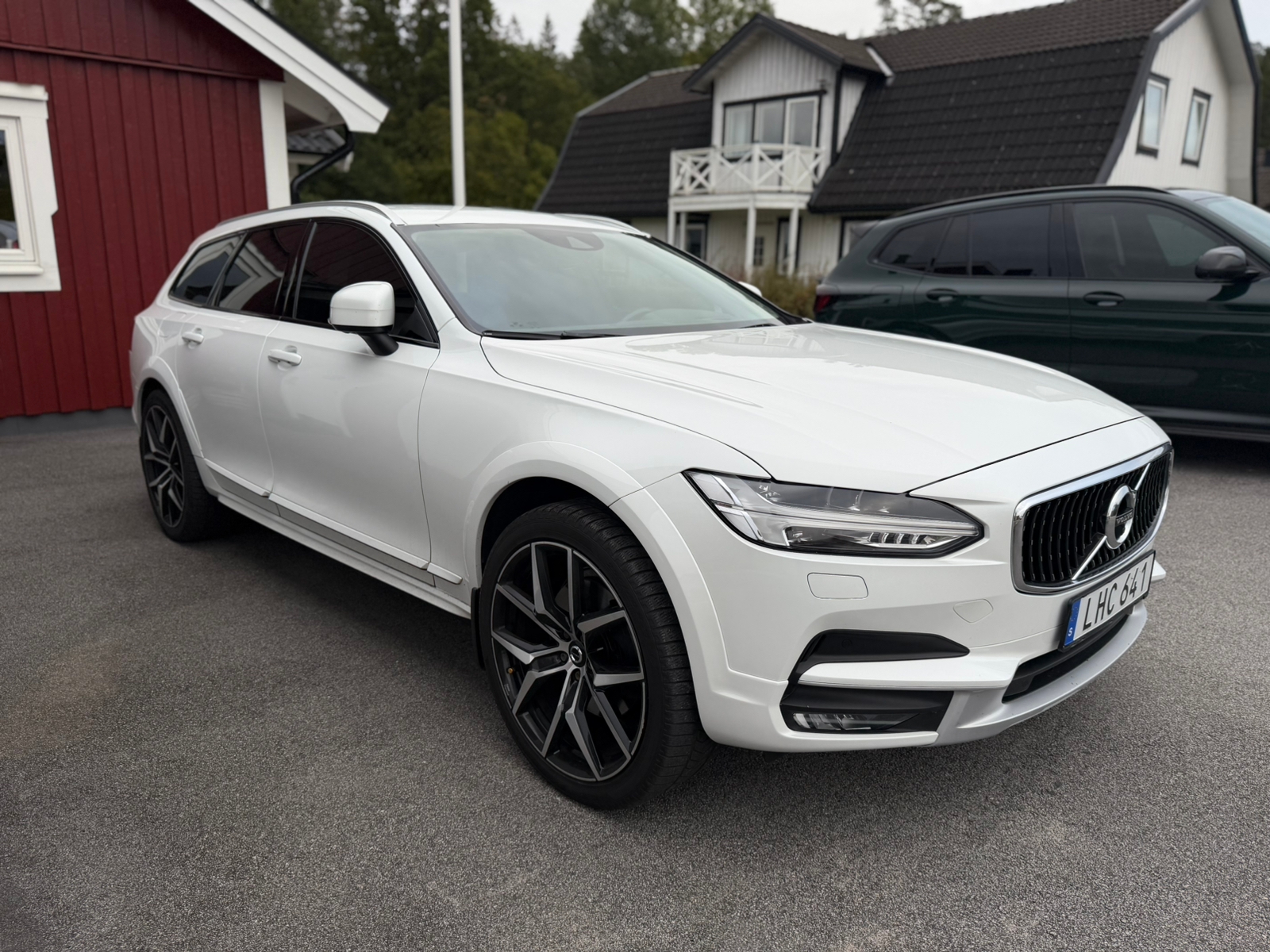 Volvo V90 Cross Country 2018, bild 2/10