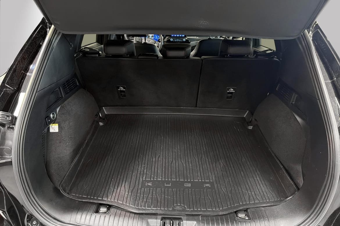Ford Kuga Plug-In Hybrid ST-Line X 2022, bild 7/10