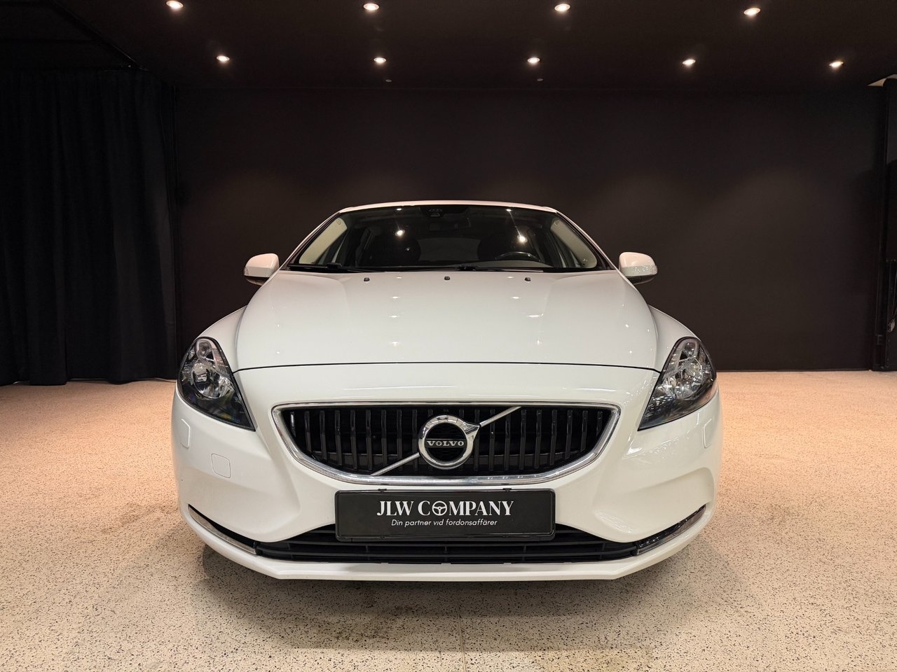 Volvo V40 T2 Business 2017, bild 2/10