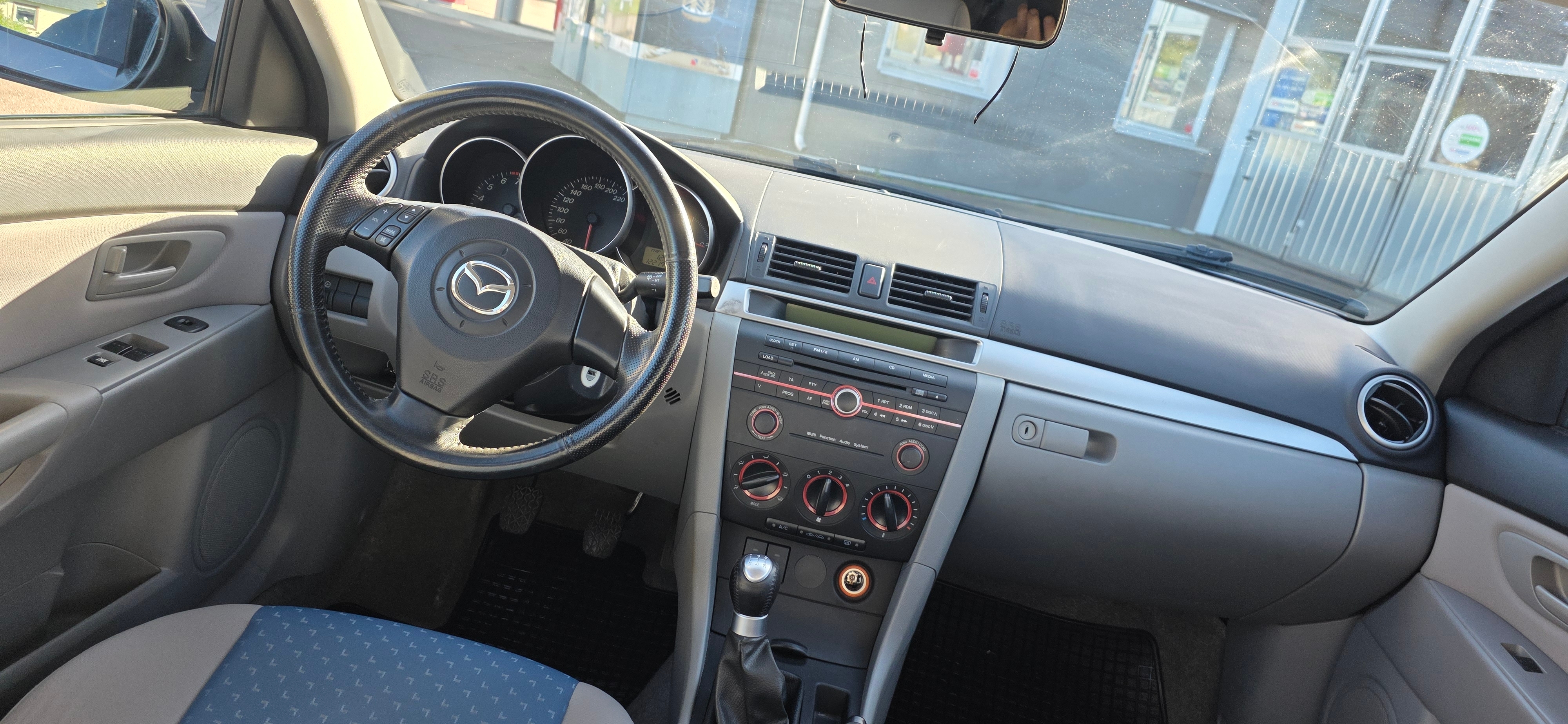 Mazda 3 Sport 1.6 MZR Manuell 2006, bild 2/3