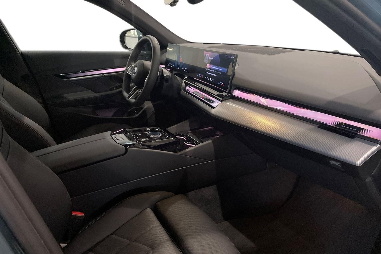 BMW 530 e xDrive Touring 2026, bild 5/10