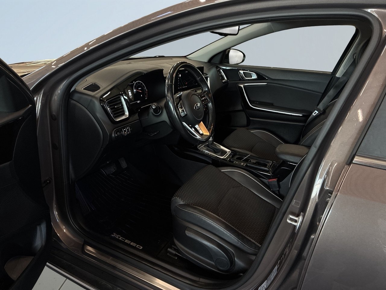 Kia XCeed 1.4 TGDI DCT S&V/Drag/M&KVärm 2020, bild 7/10
