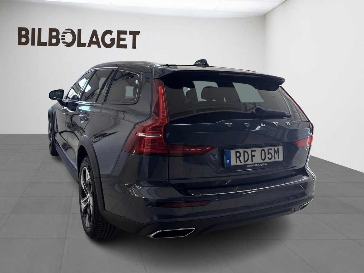 Volvo V60 Cross Country B4 AWD D Adv 2022, bild 3/10