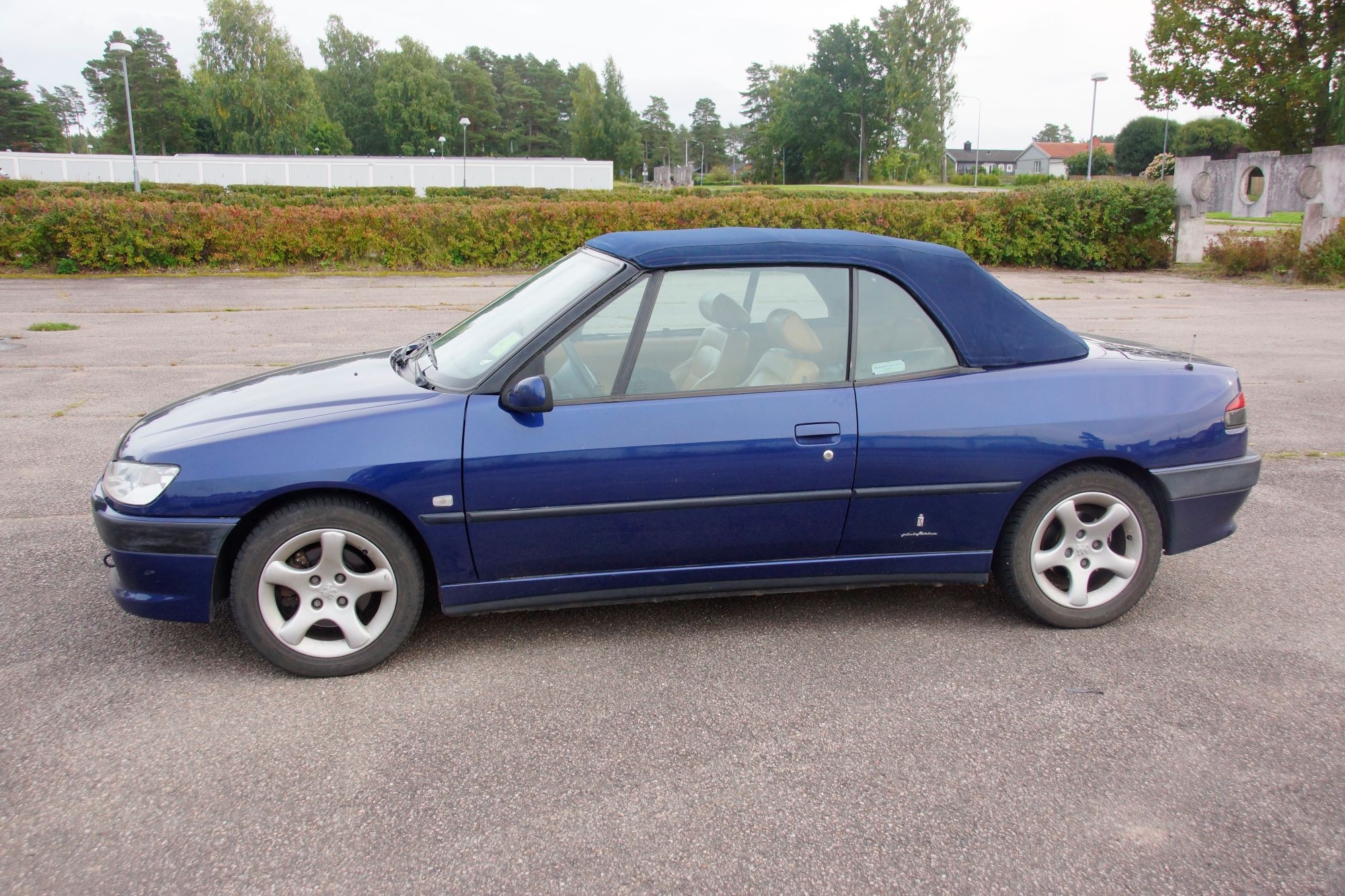 Peugeot 306 Cabriolet 2.0 Manuell 1999, bild 2/9