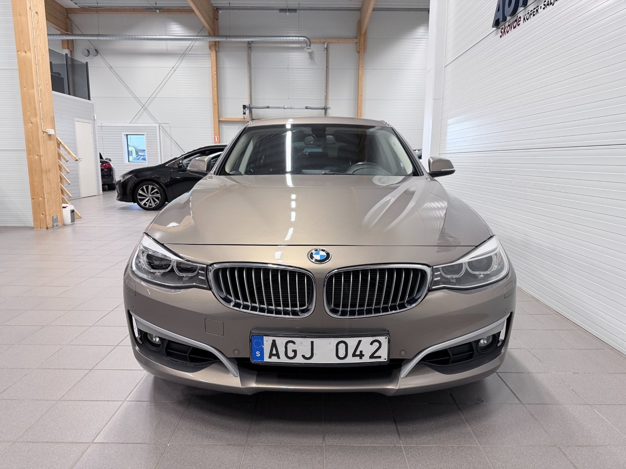 BMW 325 2014, bild 2/10