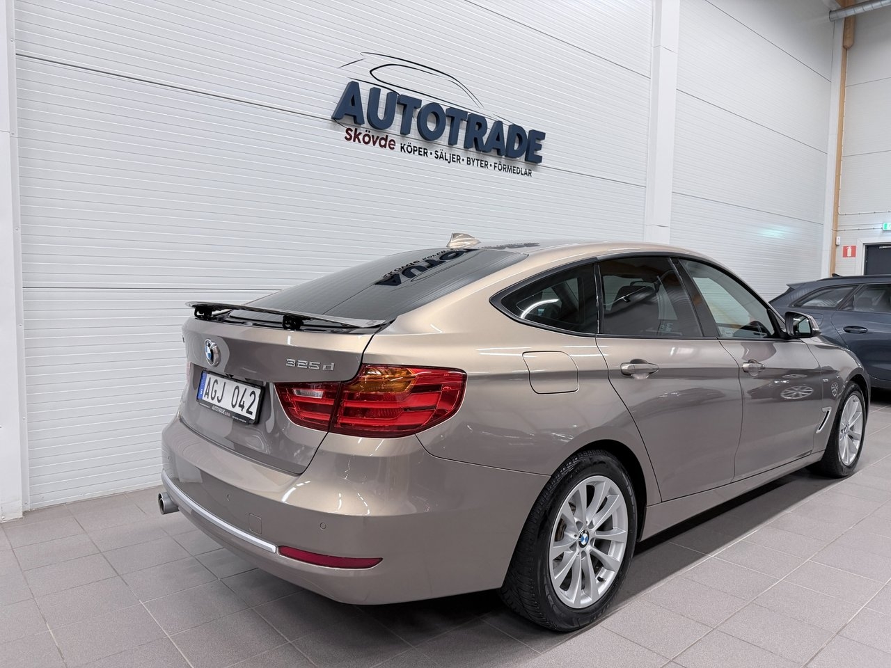 BMW 325 2014, bild 6/10