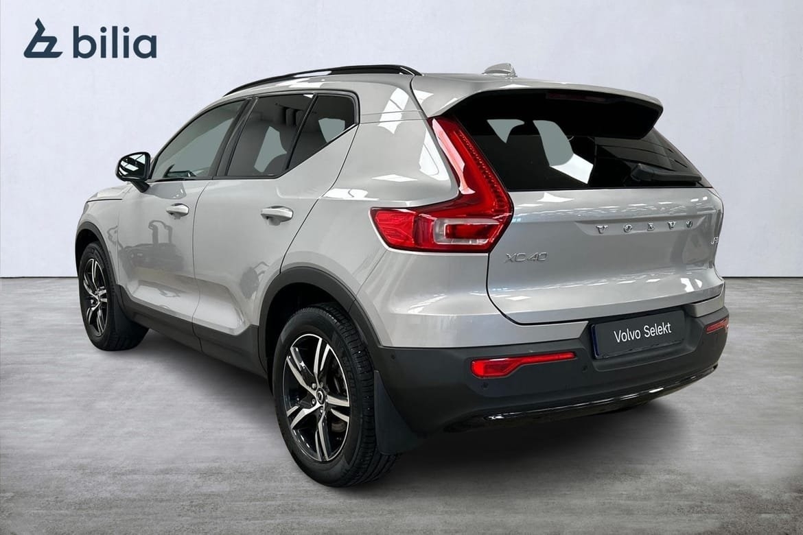 Volvo XC40 B3 FWD Bensin Plus Dark 2025, bild 2/10
