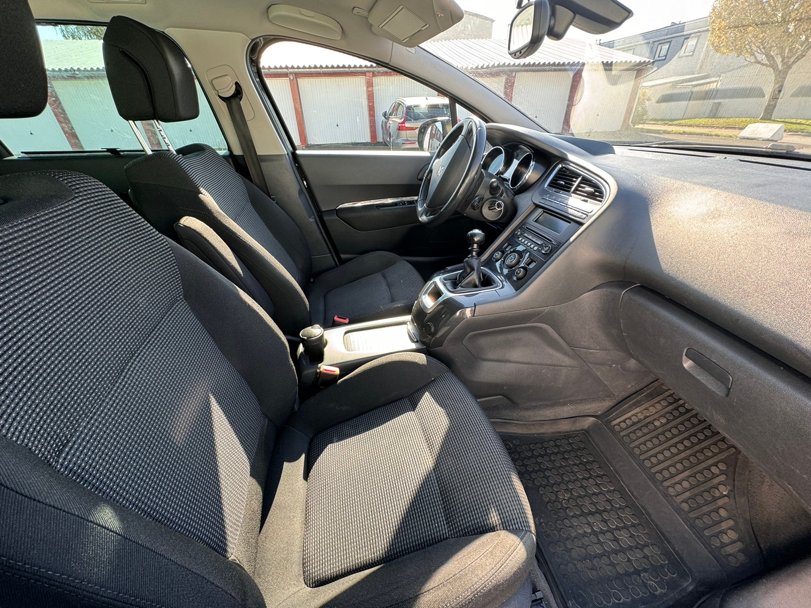 Peugeot 5008 1.6 HDi FAP Manuell 2010, bild 6/9
