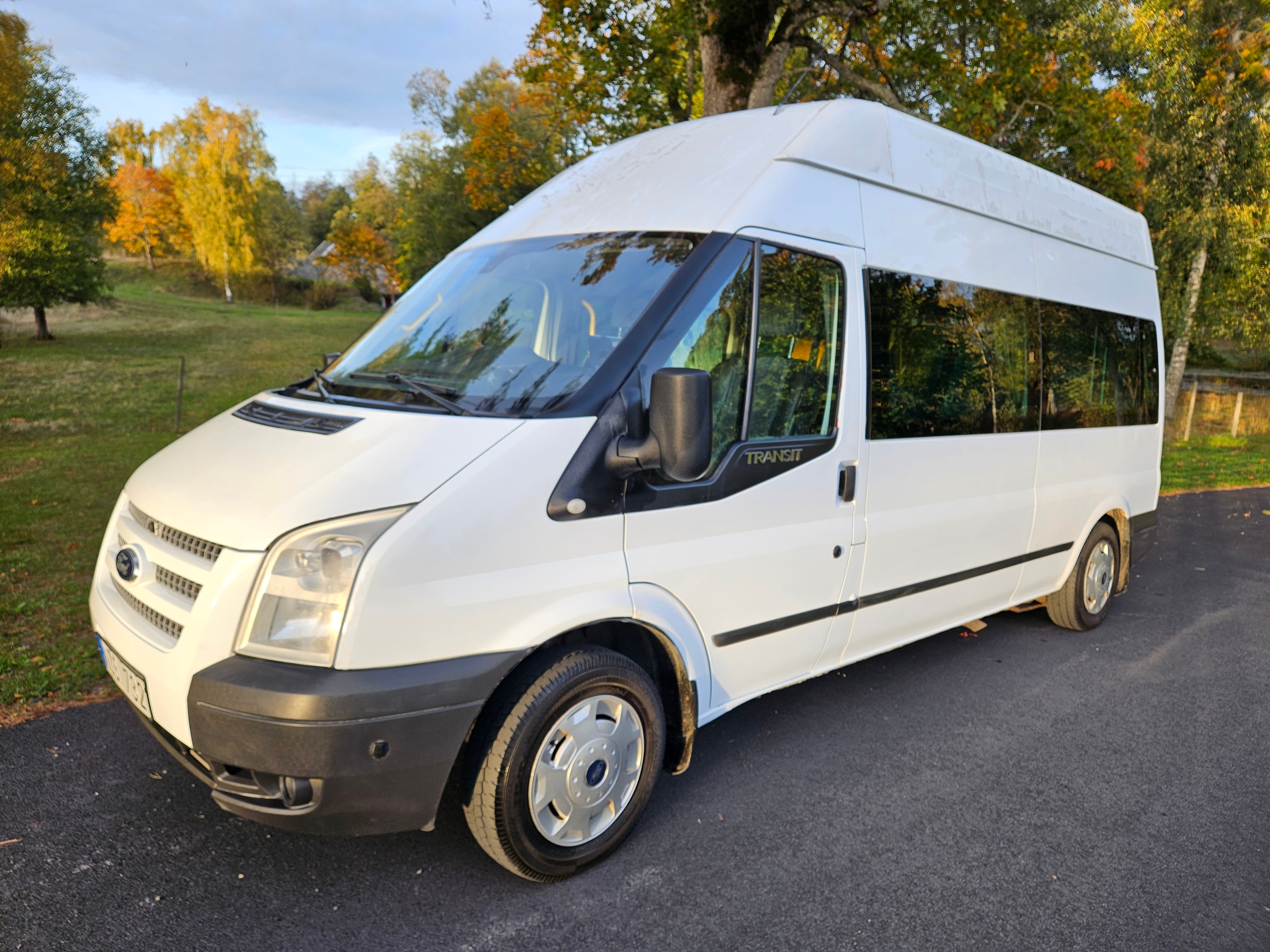 Ford Transit T330 Kombi 2.2 TDCi Manuell 2013, bild 2/10