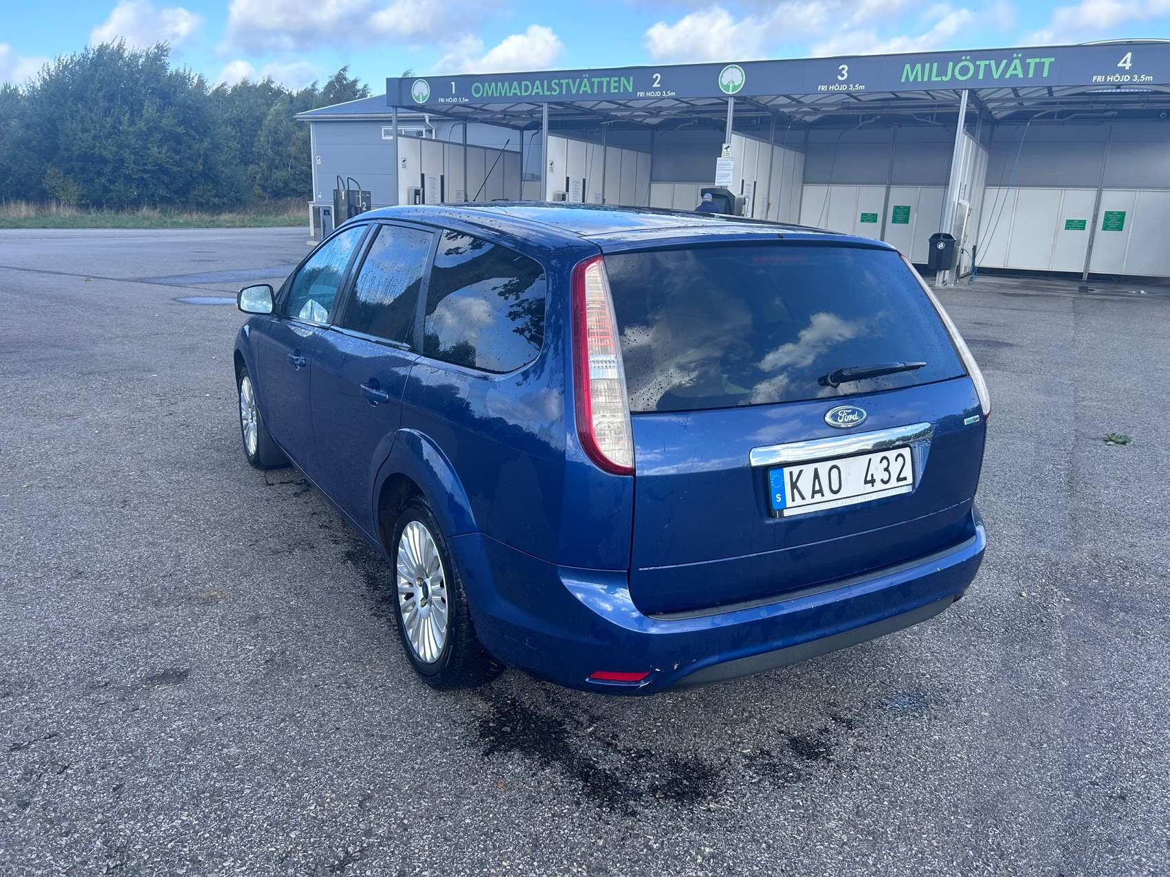 Ford Focus Kombi 1.8 Flexifuel Manuell 2010, bild 6/9