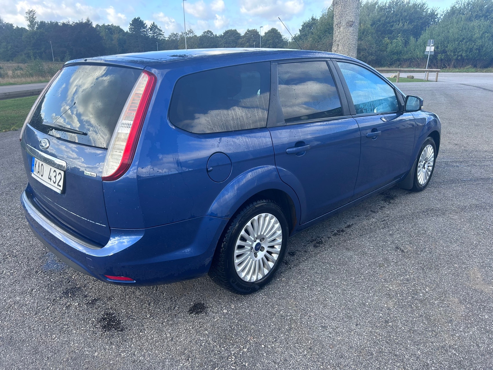 Ford Focus Kombi 1.8 Flexifuel Manuell 2010, bild 3/9