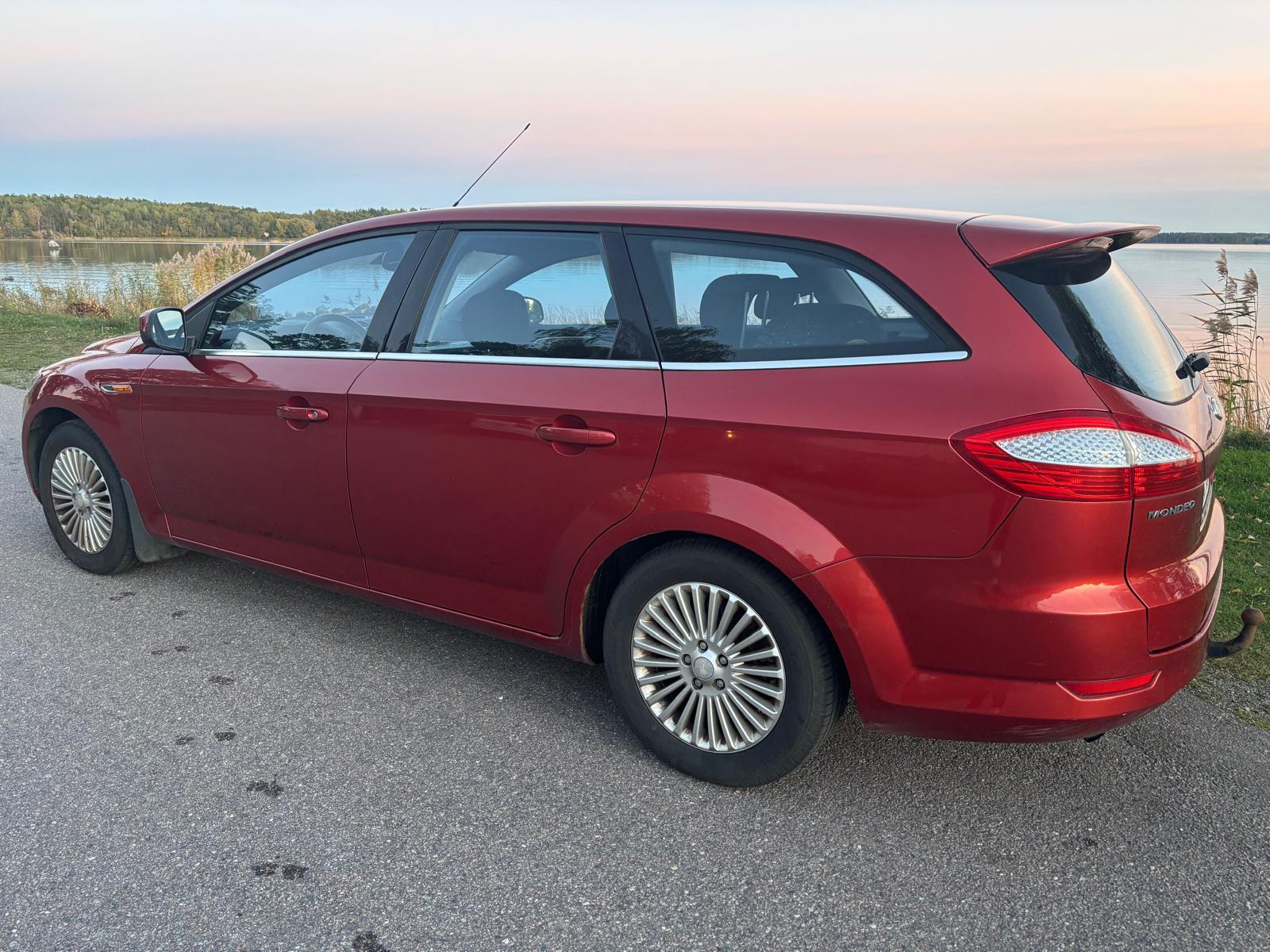 Ford Mondeo Kombi 2.0 Manuell 2008, bild 2/6