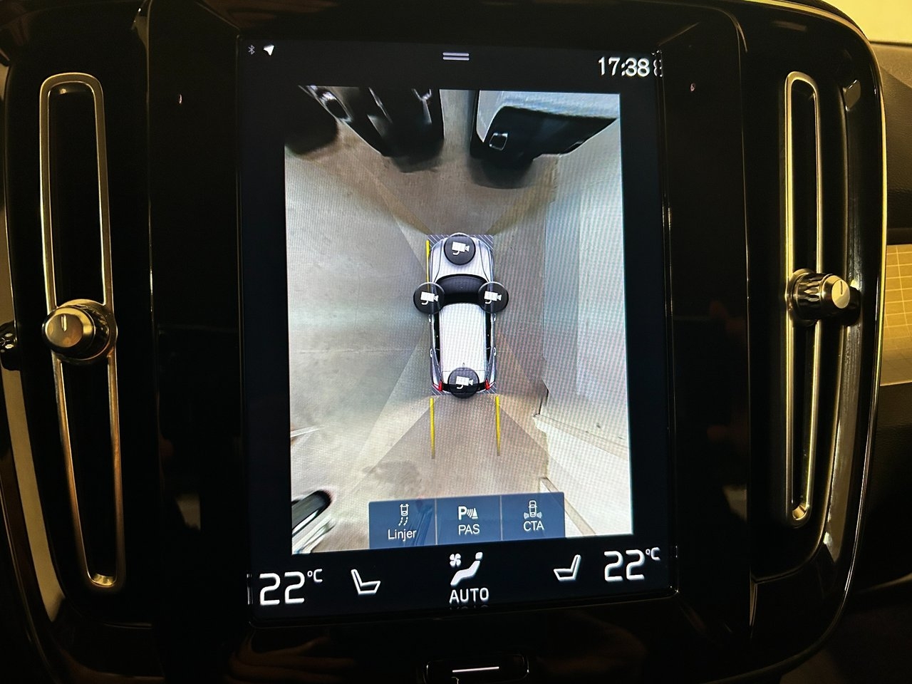 Volvo XC40 2021, bild 4/10