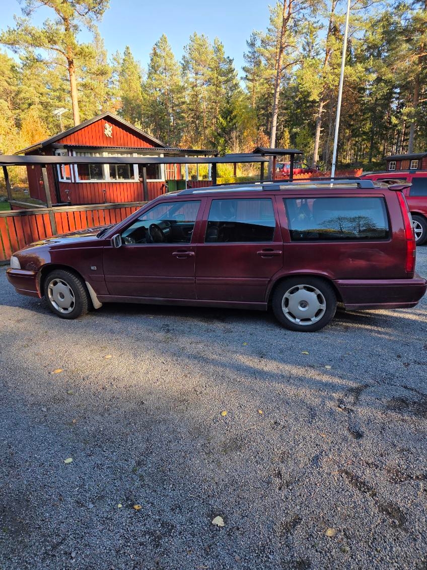 Volvo V70 2.4 Manuell 2000, bild 2/3