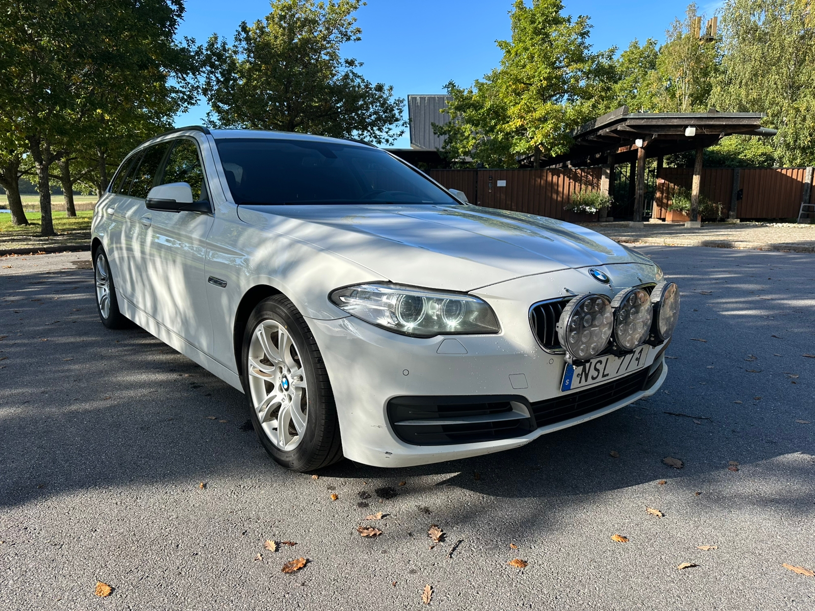 BMW 520 d Touring Steptronic 2015, bild 2/10