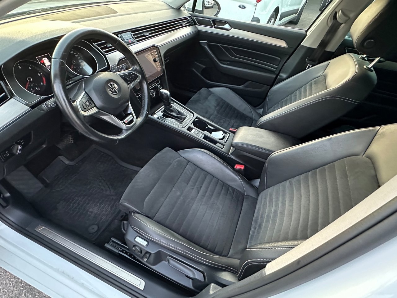 Volkswagen Passat 2020, bild 7/10