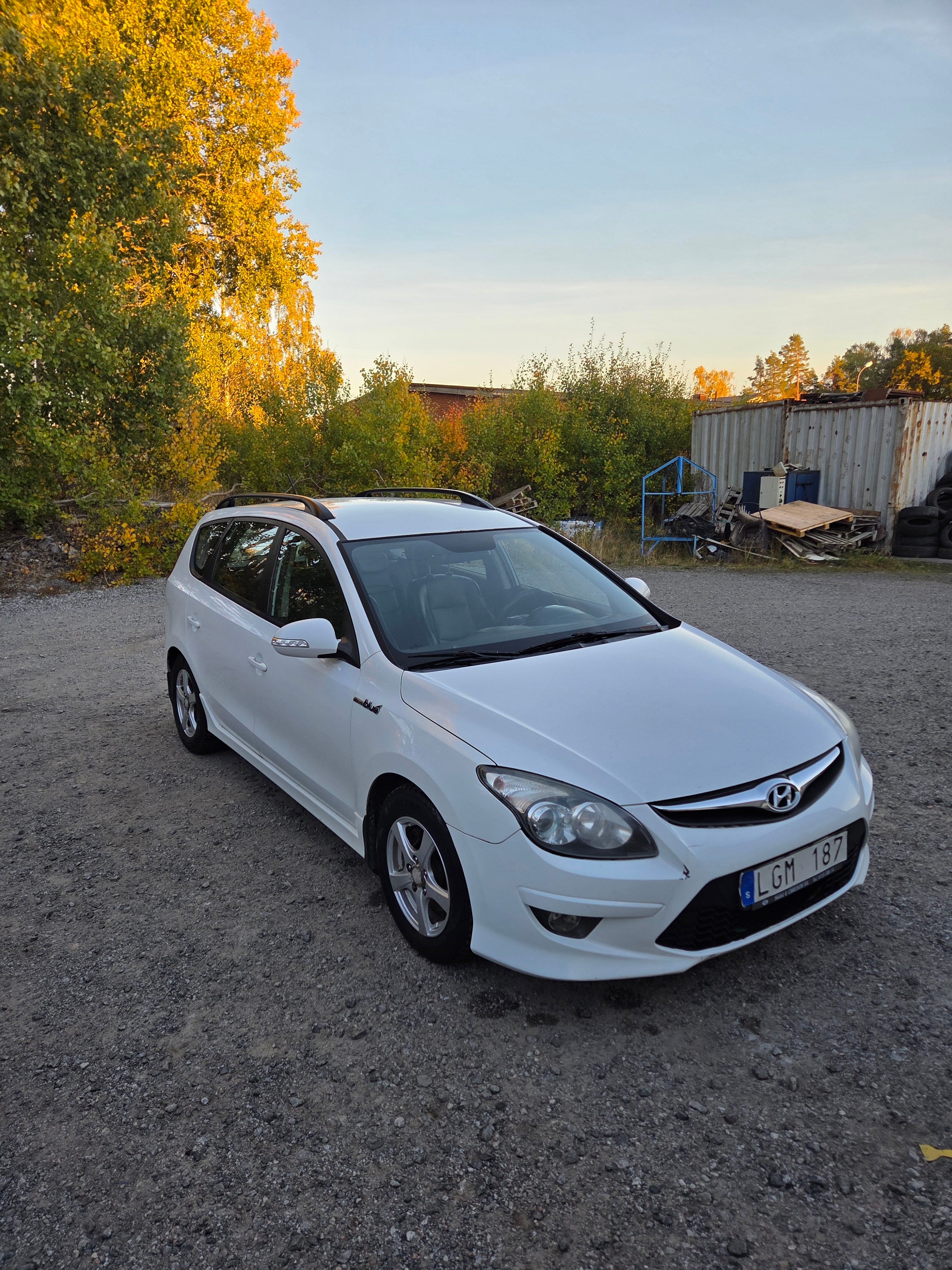 Hyundai i30 cw 1.6 CRDi Manuell 2011, bild 2/6