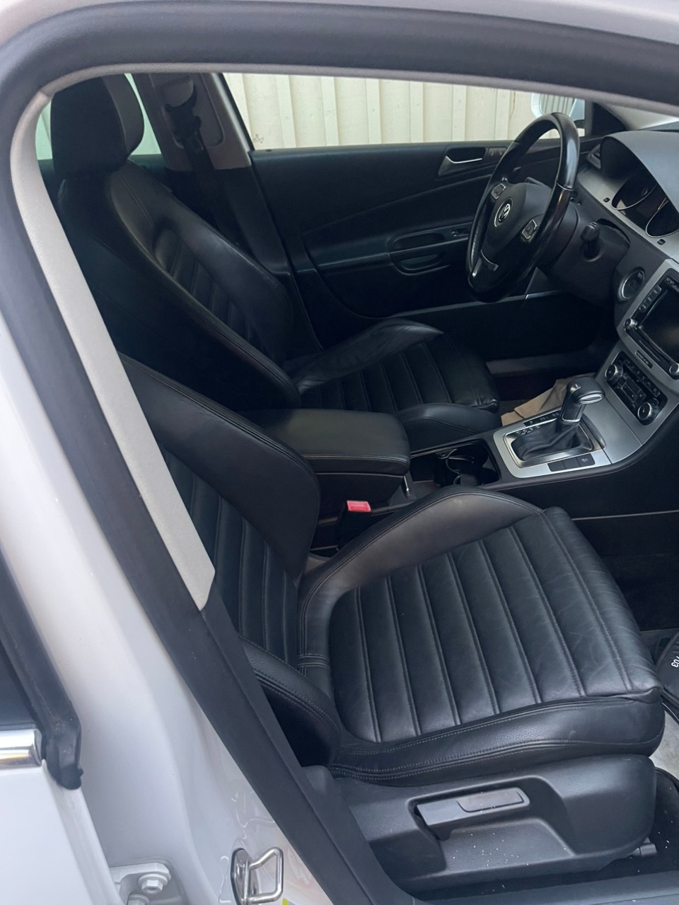 Volkswagen Passat 2011, bild 3/5