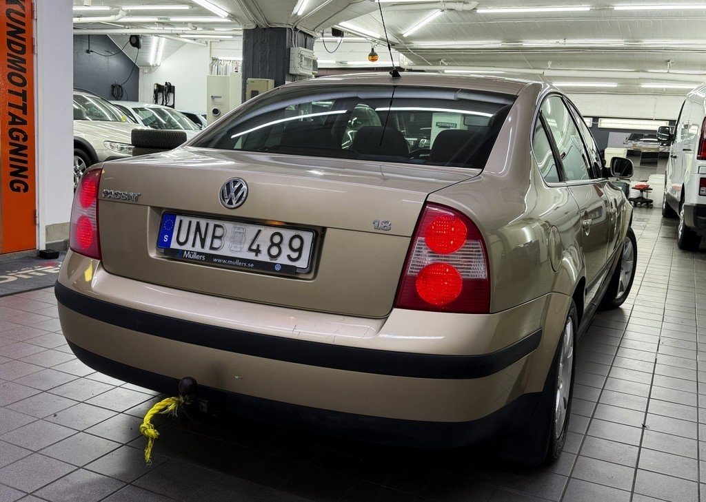 Volkswagen Passat 2004, bild 7/10