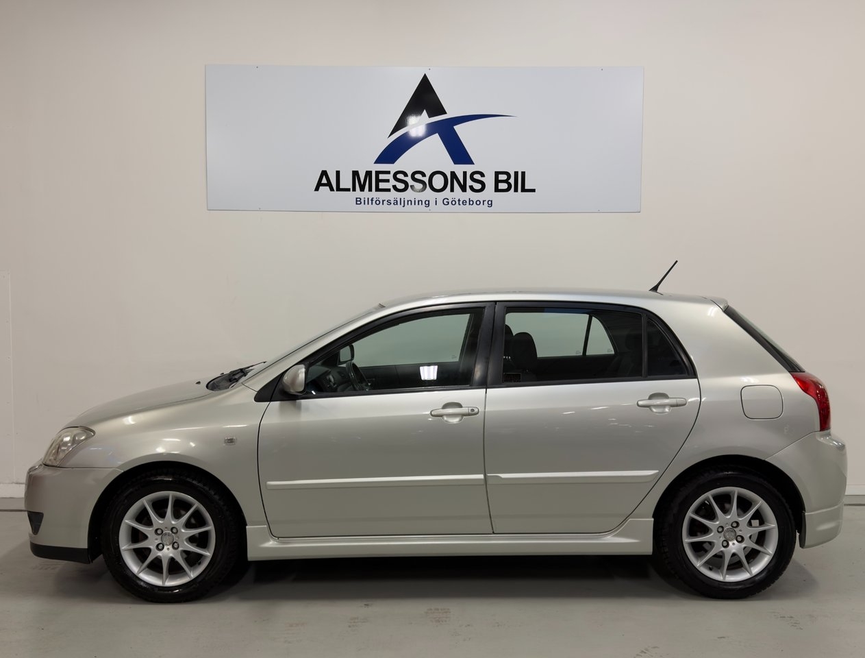Toyota Corolla 2005, bild 4/10