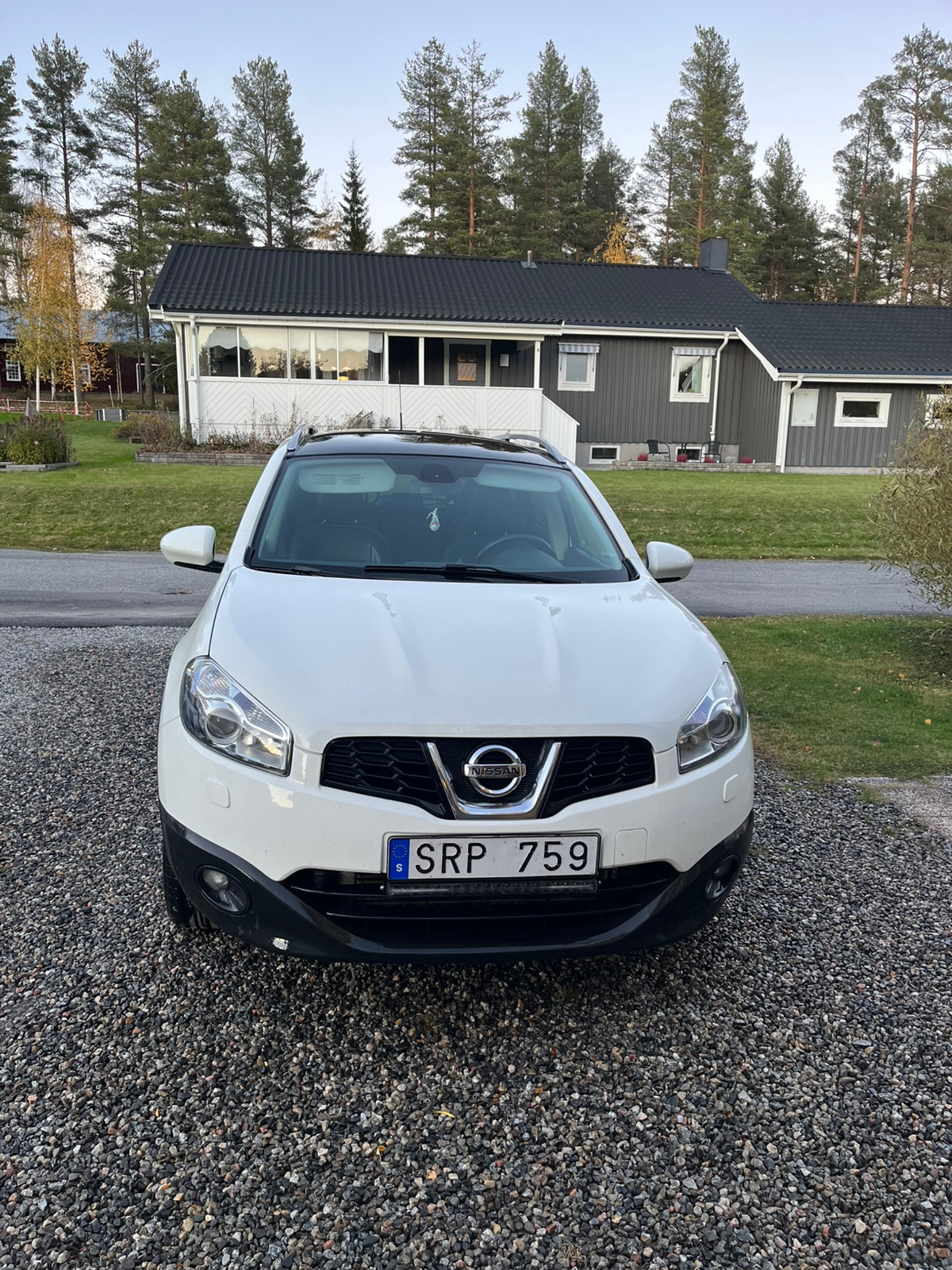 Nissan Qashqai+2 2.0 dCi 4x4 Manuell 2010, bild 2/8