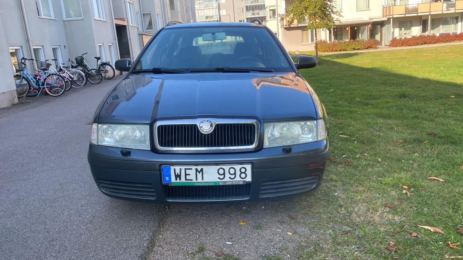 Skoda Octavia Tour Kombi 1.6 MPI Manuell 2004, bild 2/7