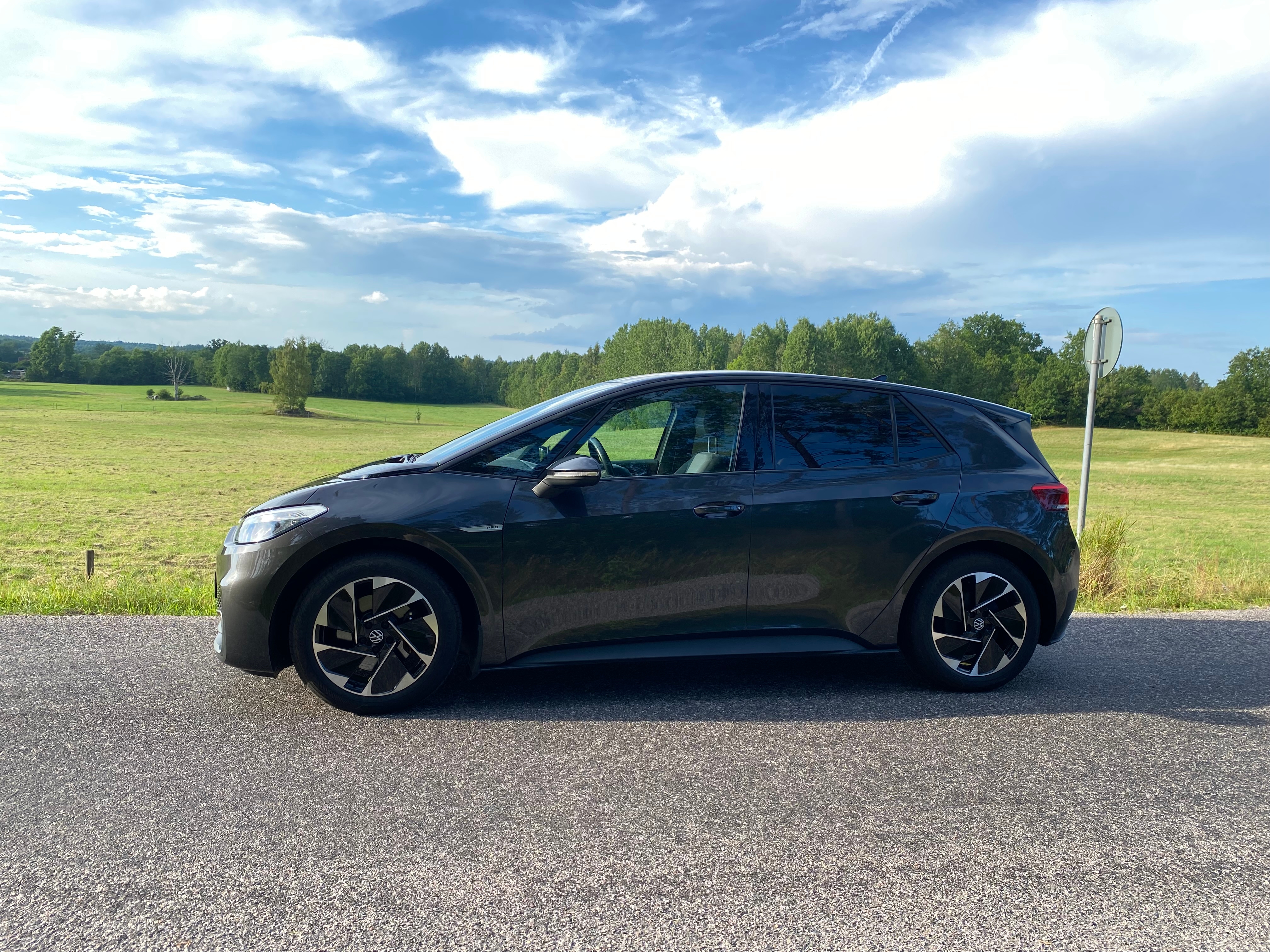 Volkswagen ID.3 Pro Performance 2021, bild 2/5
