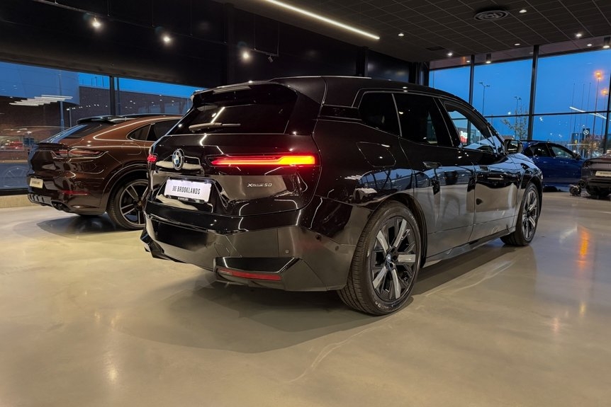BMW iX xDrive50 Sport Package 2023, bild 5/10