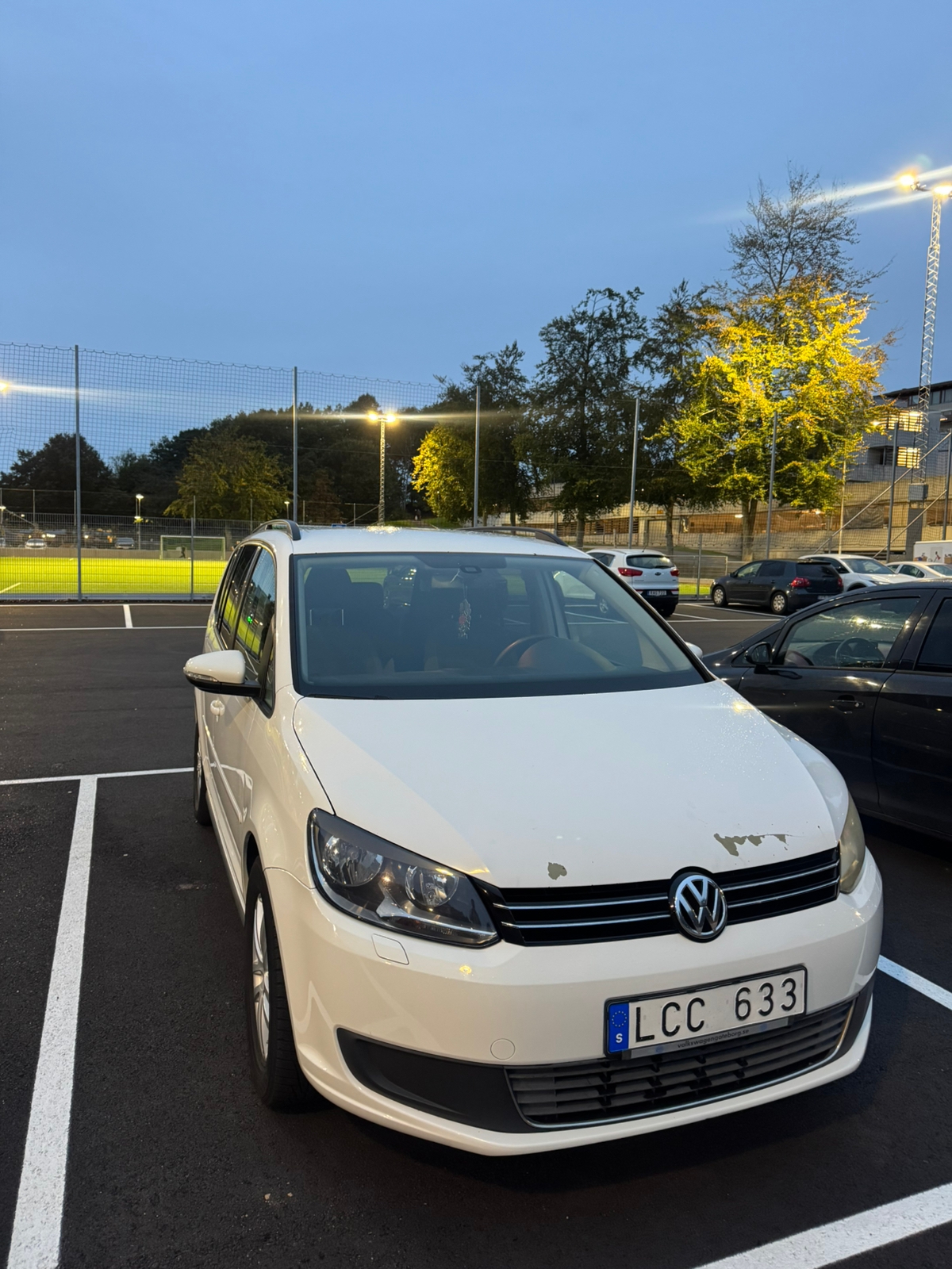 Volkswagen Touran 2012, bild 5/8