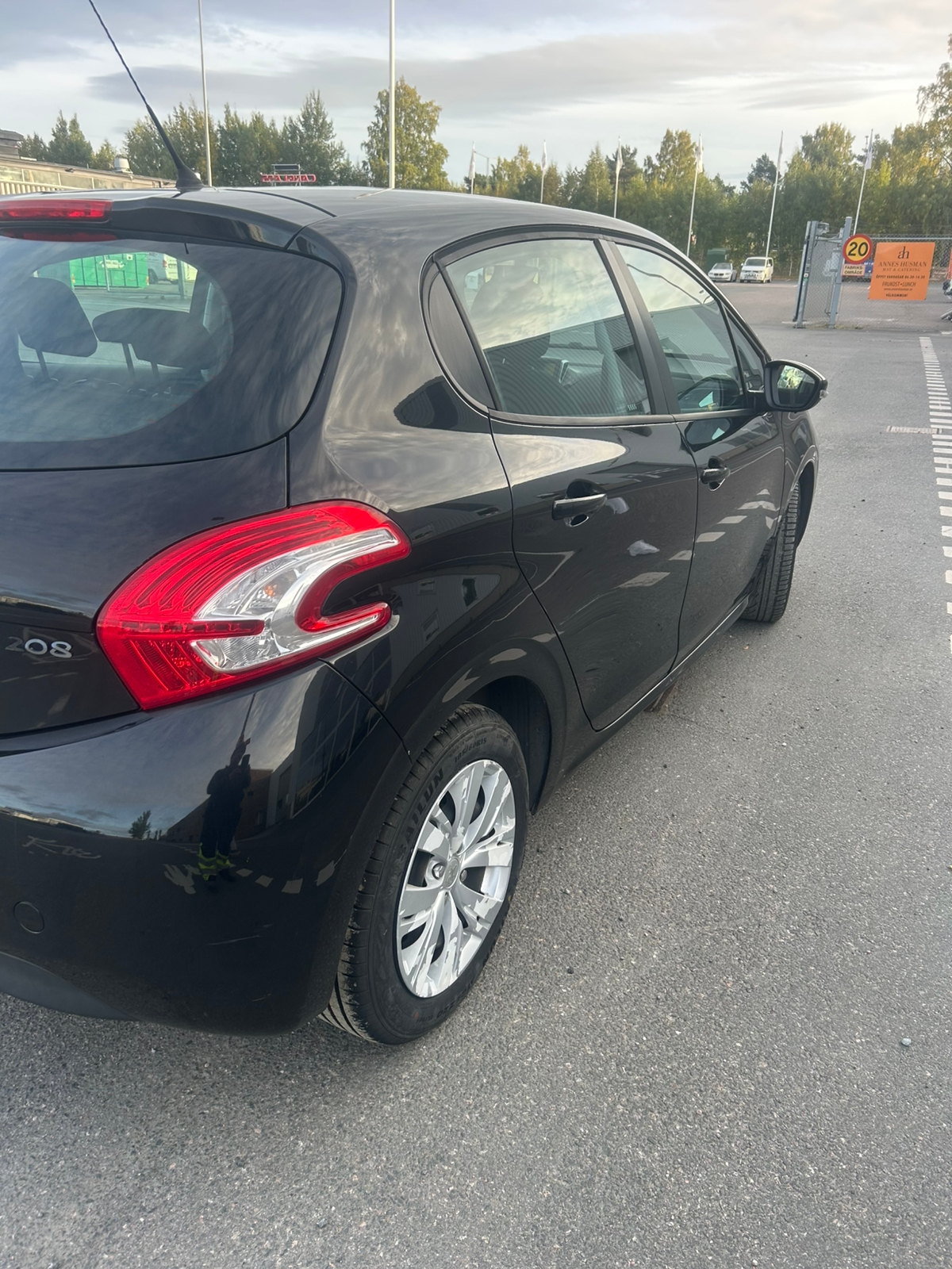 Peugeot 208 5-dörrar 1.2 VTi 82 Manuell 2015, bild 4/10