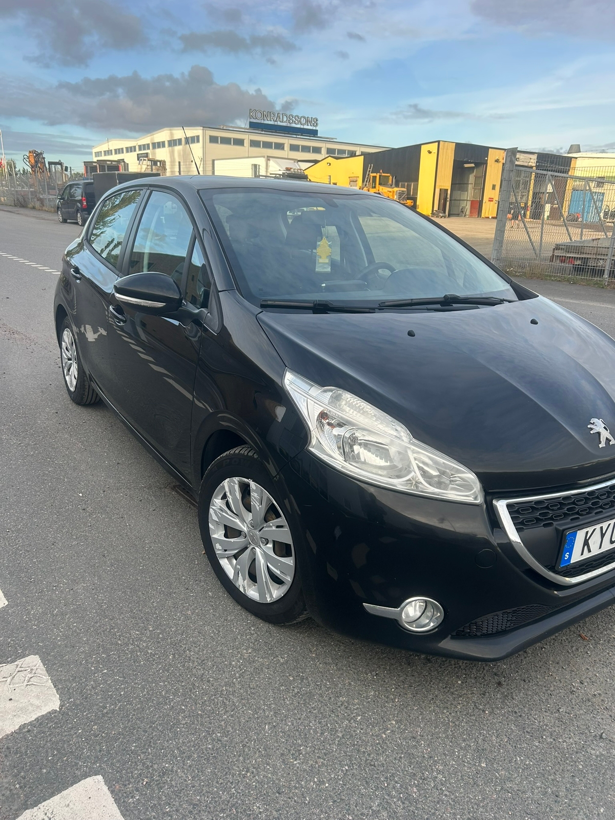 Peugeot 208 5-dörrar 1.2 VTi 82 Manuell 2015, bild 3/10