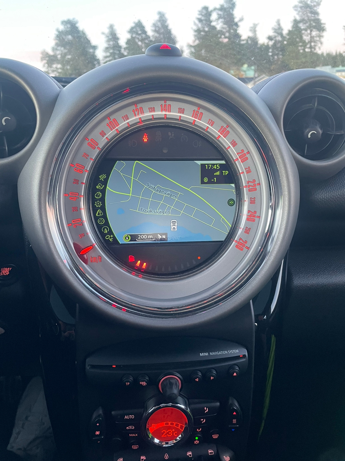 MINI Countryman Cooper SD ALL4 Manuell 2012, bild 4/6
