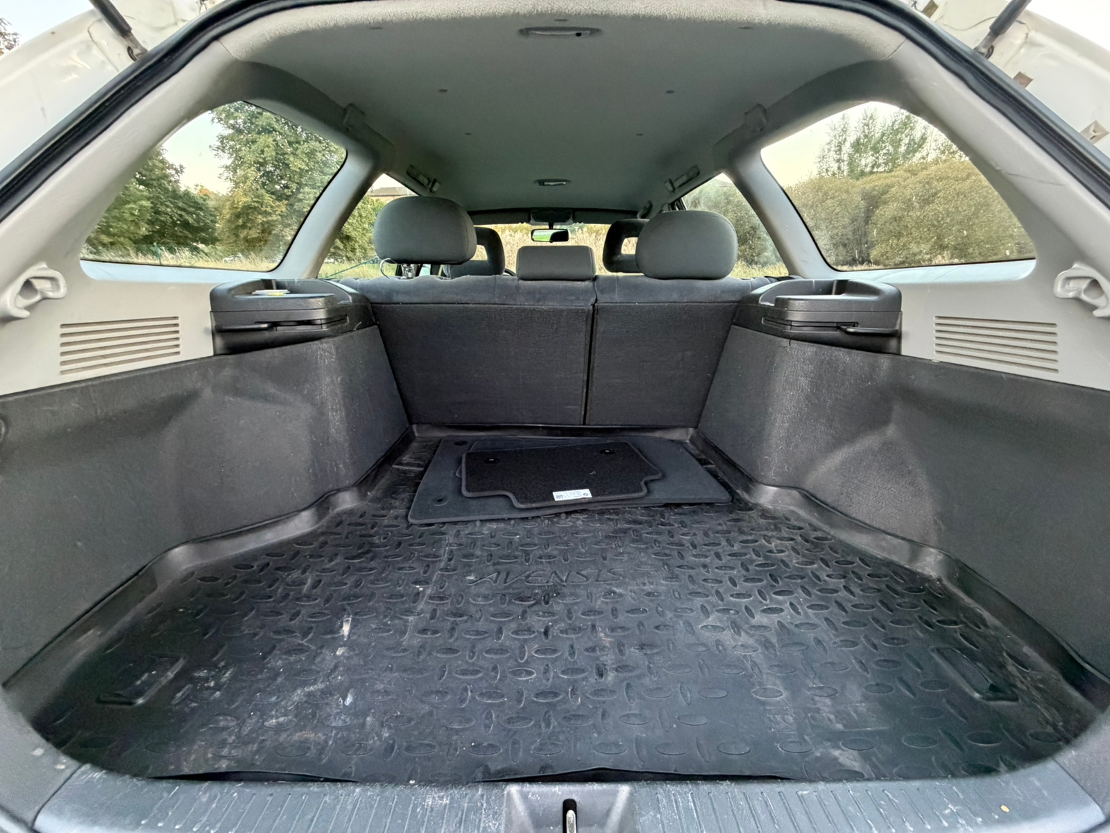 Toyota Avensis 2001, bild 8/8