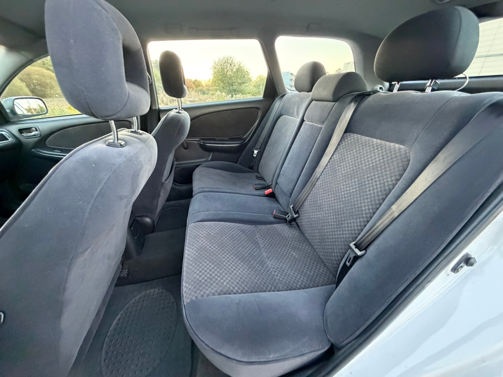 Toyota Avensis 2001, bild 6/8
