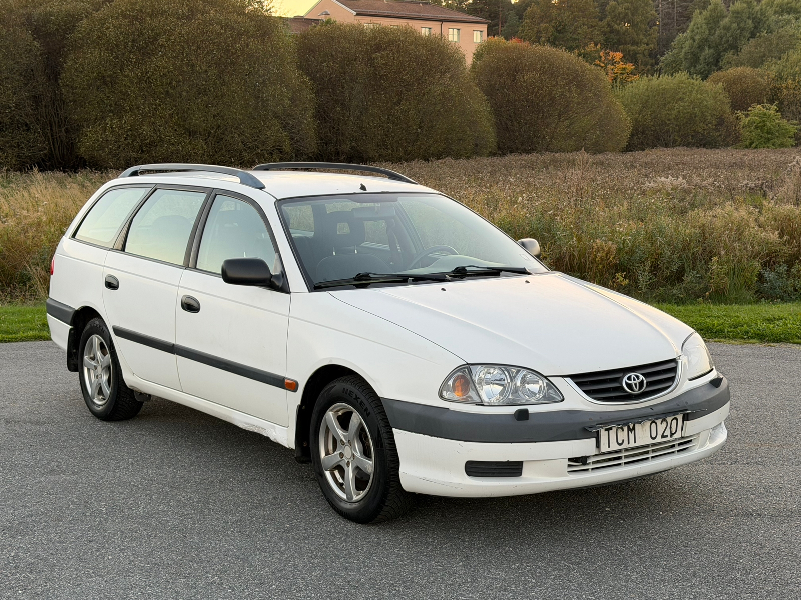 Toyota Avensis 2001, bild 2/8