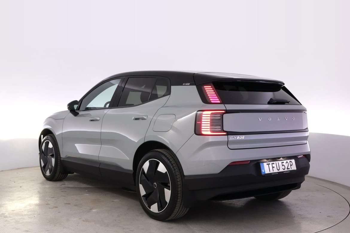 Volvo EX30 Extended Range Plus 2025, bild 3/10